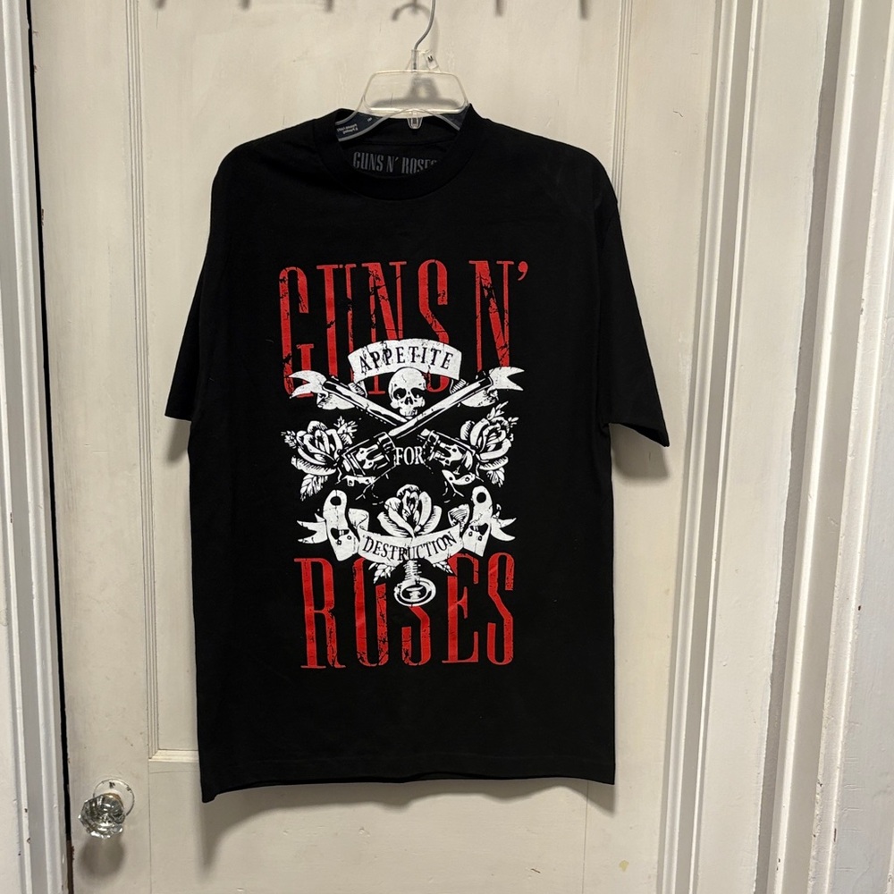 Guns N’ Roses Red White Black Graphic T-Shirt Brand New Without Tags Large